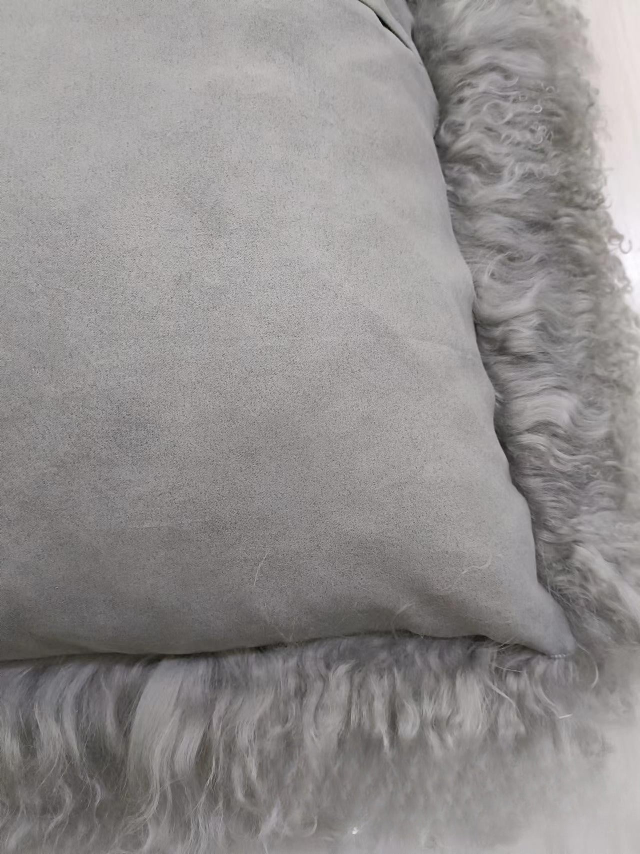 High-grade Fur Beach Wool Pillow